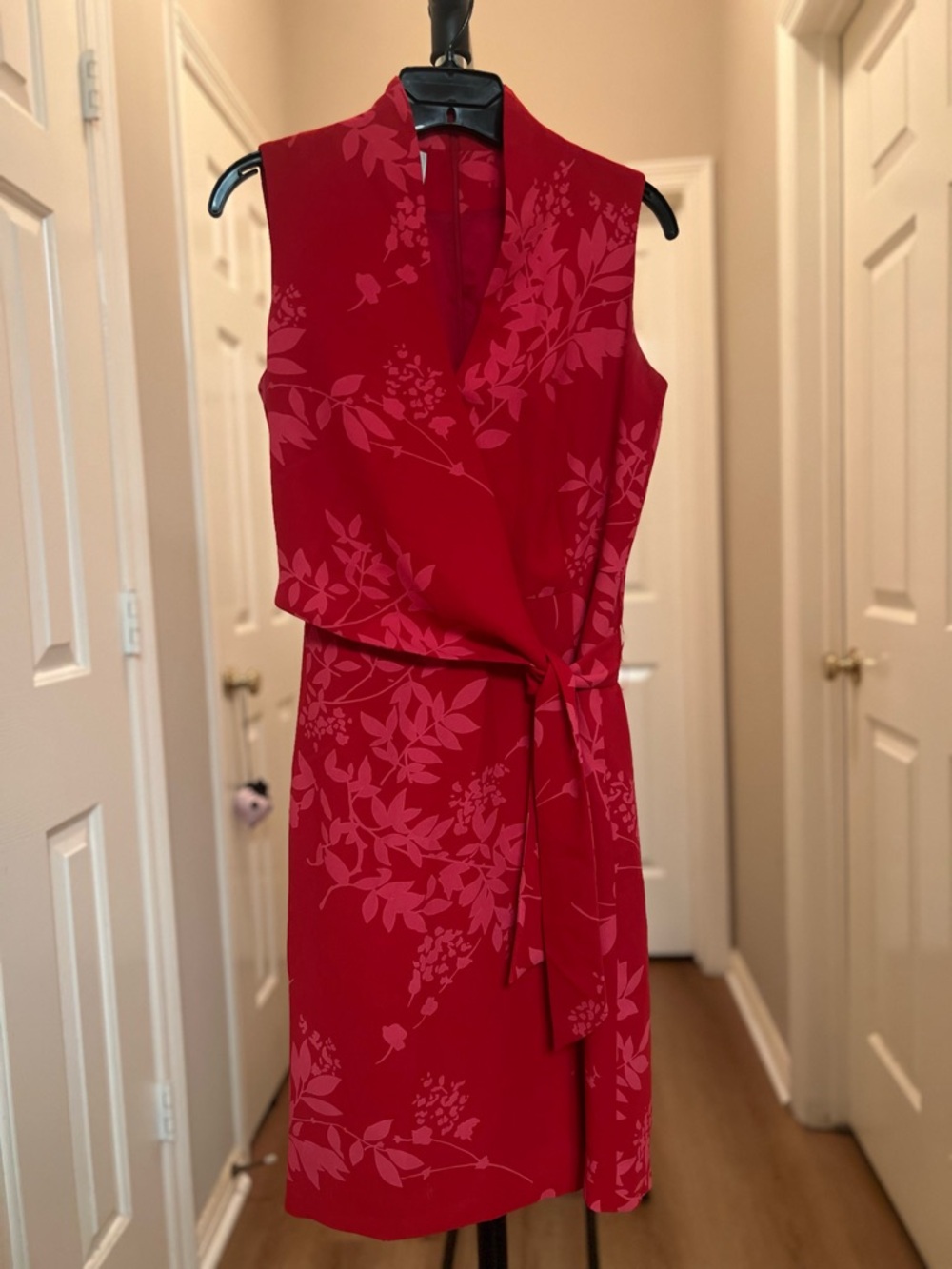 Jones New York Red Floral V-Neck Tie-Waist Midi Dress  (Wedding Guest)